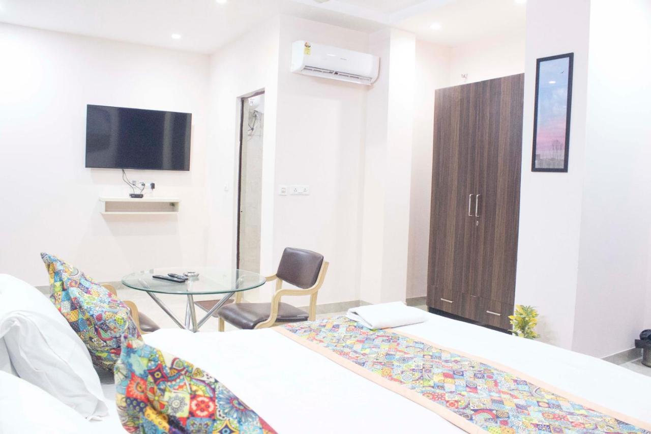 Jsb Hotel Faridabad Extérieur photo