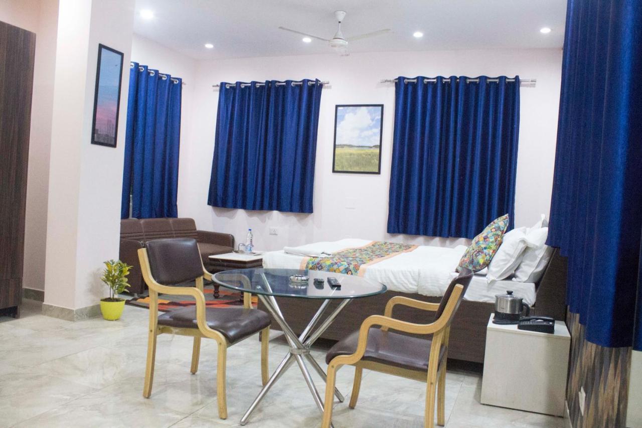 Jsb Hotel Faridabad Extérieur photo