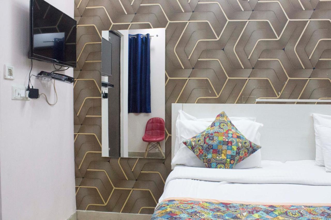 Jsb Hotel Faridabad Extérieur photo