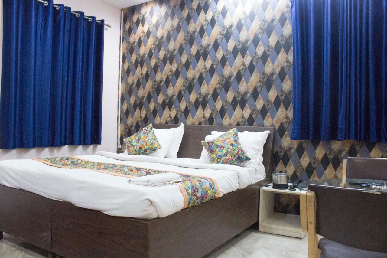 Jsb Hotel Faridabad Extérieur photo
