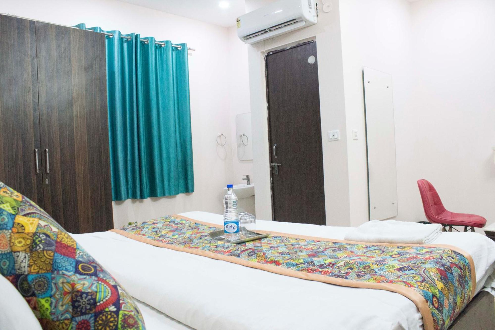 Jsb Hotel Faridabad Extérieur photo